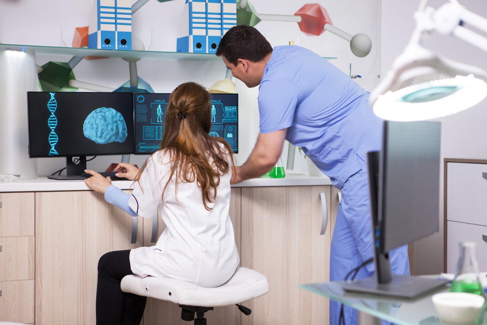 CENTRO NEUROLÓGICO NEUROQUIRÚRGICO: Su centro integral para el cuidado neurológico y neuroquirúrgico de excelencia
En el Centro Neurológico Neuroquirúrgico, ofrecemos una atención integral y de calidad para pacientes de todas las edades que buscan soluciones a sus problemas neurológicos y neuroquirúrgicos. Nuestro equipo de profesionales altamente calificados y experimentados está dedicado a brindar un diagnóstico preciso, tratamiento personalizado y seguimiento continuo para garantizar el mejor resultado posible para cada paciente.

Contamos con tecnología de vanguardia y las últimas técnicas para el diagnóstico y tratamiento de una amplia gama de afecciones neurológicas y neuroquirúrgicas, incluyendo:

Trastornos del movimiento: Enfermedad de Parkinson, temblor esencial, distonía, corea de Huntington.
Enfermedades degenerativas: Alzheimer, Parkinson, esclerosis lateral amiotrófica (ELA), demencia frontotemporal.
Epilepsia: Diagnóstico y tratamiento de convulsiones, epilepsia refractaria, cirugía de epilepsia.
Tumores cerebrales y medulares: Diagnóstico, biopsia, cirugía, radioterapia y quimioterapia.
Accidente cerebrovascular: Prevención, diagnóstico, tratamiento y rehabilitación.
Dolor de espalda y cuello: Hernias discales, estenosis espinal, radiculopatía, dolor neuropático.
Traumatismos craneoencefálicos y medulares: Evaluación, tratamiento y rehabilitación.
Defectos congénitos del sistema nervioso: Hidrocefalia, espina bífida, malformaciones arteriovenosas.
En el Centro Neurológico Neuroquirúrgico, nos enfocamos en brindar una experiencia centrada en el paciente, ofreciendo:

Consultas personalizadas: Nuestro equipo de neurología y neurocirugía se toma el tiempo para comprender a fondo sus necesidades e inquietudes, y le brinda una consulta completa y personalizada.
Diagnóstico preciso: Contamos con tecnología de vanguardia para el diagnóstico preciso de afecciones neurológicas y neuroquirúrgicas, incluyendo electroencefalografía (EEG), resonancia magnética (RMN), tomografía computarizada (TC), y pruebas neuropsicológicas.
Tratamiento personalizado: Desarrollamos un plan de tratamiento individualizado para cada paciente, considerando sus necesidades específicas, condición médica y preferencias.
Cirugía neuroquirúrgica de vanguardia: Nuestros neurocirujanos experimentados realizan cirugías mínimamente invasivas y complejas con las técnicas más modernas, utilizando tecnología de última generación para garantizar la precisión y seguridad del procedimiento.
Rehabilitación integral: Ofrecemos un programa de rehabilitación integral que incluye fisioterapia, terapia ocupacional, terapia del habla y apoyo psicológico para ayudar a los pacientes a recuperar su funcionalidad y calidad de vida.
Atención compasiva y de calidad: Nuestro equipo médico y de apoyo está comprometido a brindar una atención compasiva, empática y de alta calidad a cada paciente.

neuropediatria,Neurologia,ambato,Neurólogo,ambato,neurologos,neurocirujano,neuroquirúrgico, neuropsicologia, accidente,cerebrovascular,enfermedad de Alzheimer,parkinsom,dolor,lumbar,cirugia, de columna,cirugua,de,cerebro,cerebral,tumores, cerebrales,electroencefalograma,Electroencefalograma,Tratamiento con Neurofeedback,Evaluaciones Psicológicas,Evaluaciones Psicológicas Cognitivas,Psicoterapia,Mapeo Cerebral,Estimulación,Transcraneal

